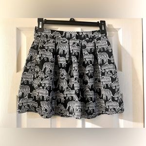 Aeropostal Pleated Skirt ~ Black/White Elephant Print ~ Size XS